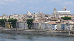 Arles, Saintes-Maries-de-la Mer et Port-Saint-Louis : les gardiennes de la Camargue