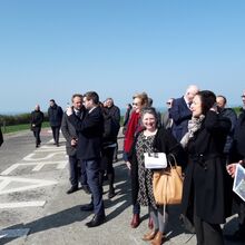 Emmanuelle Wargon en visite à Etretat (76)