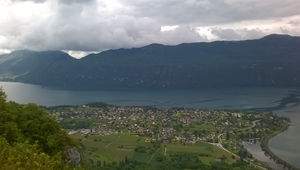 Au sud et en rive est, l’agglomération de Chambéry et d’Aix-les-Bains