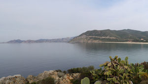 U Reginu et les rivages urbanisés de l’Île-Rousse 