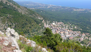 Le littoral balnéarisé de la Costa Verde