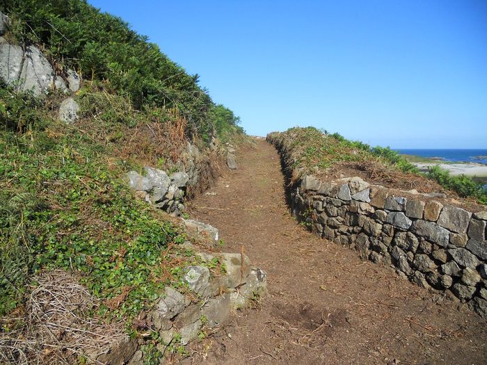 Ile aux Moines, restauration des sentiers et du patrimoine architectural