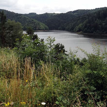 Lac de Grandval, à proximité du barrage, 2012. 