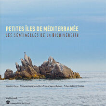 PETITES ÎLES DE MÉDITERRANÉE, éditions Gallimard