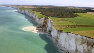 Les falaises vives et les valleuses